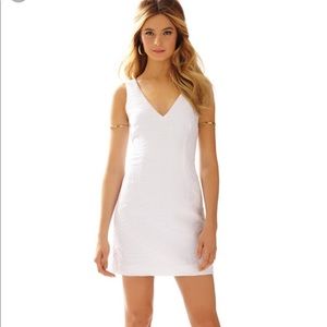 🍍 NWT ✨ Lily Pulitzer Size 6 v neck white Madden